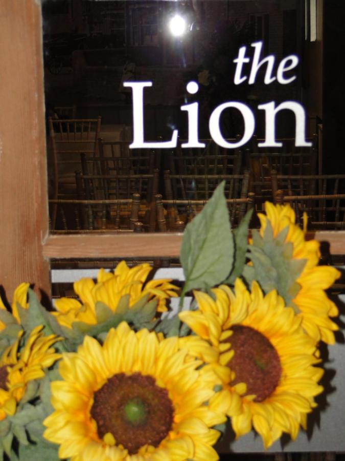 The Lion Waddesdon Hotell Eksteriør bilde